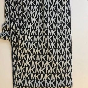 MK wrap scarf